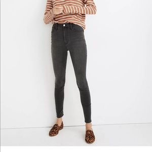 Madewell 9” Mid-Rise Roadtripper Supersoft Jeans in Ashmont Wash